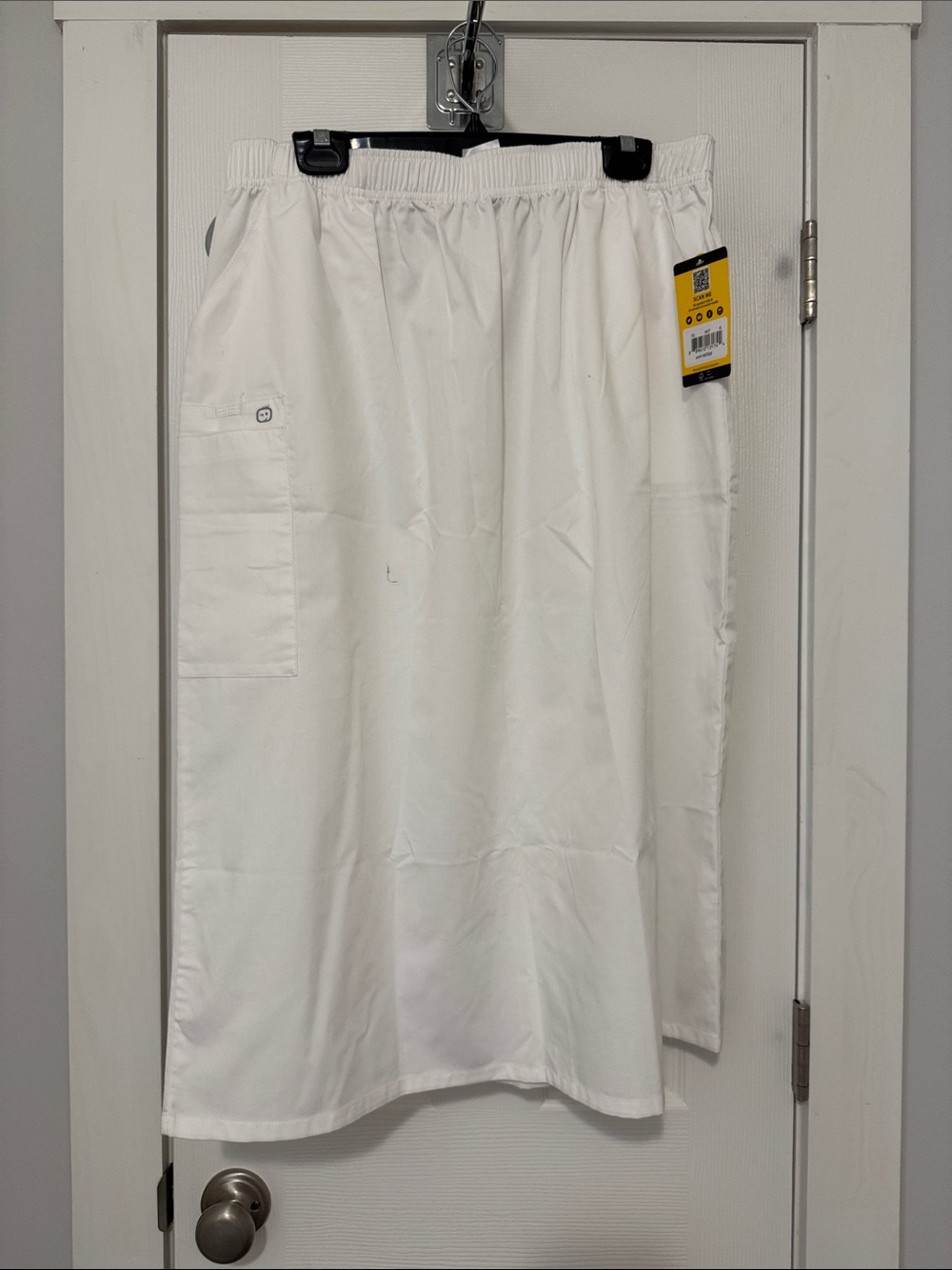 WonderWink White Elastic Waist Skirt